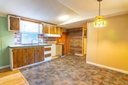 190 Carrs Ct-009.jpg